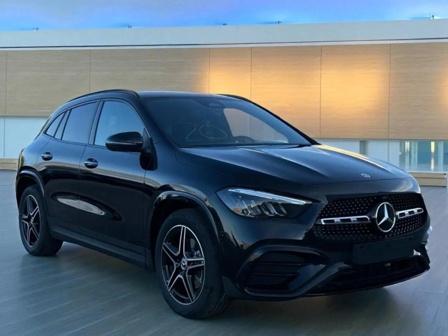 Mercedes-Benz GLA 200 200d 8G-DCT Zwart - 1