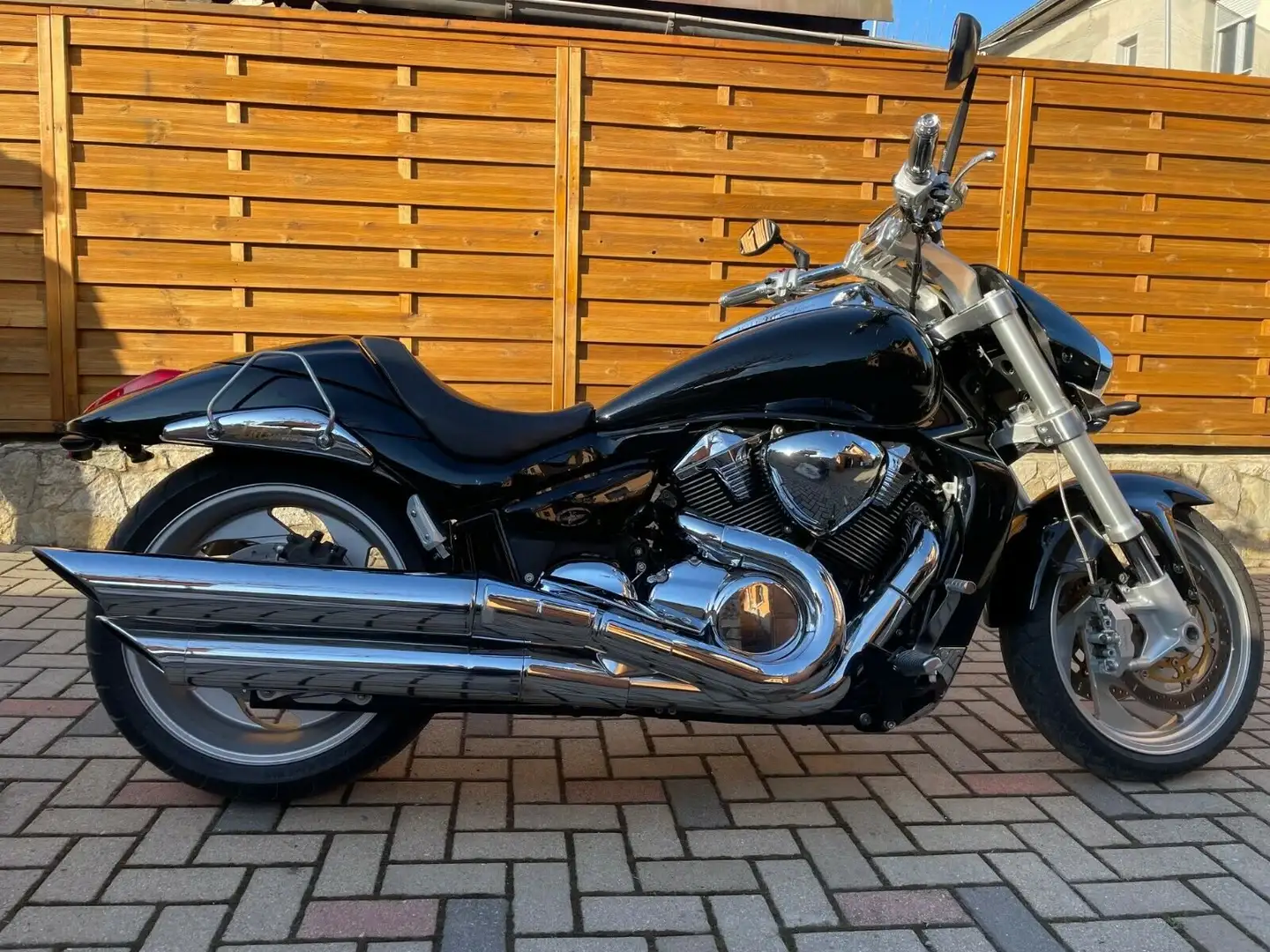 Suzuki VZR 1800 Intruder Noir - 1