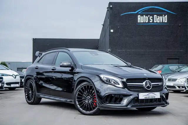 Mercedes-Benz GLA 45 AMG 4-Matic Speedshift 2.0 Turbo 7G / RECARO / CARPLAY