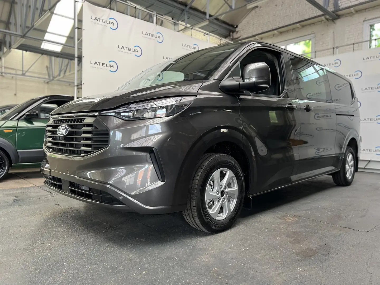 Ford Transit Custom 320L Dubbele Cab 5pl 170pk automaat Limited 360° - 1
