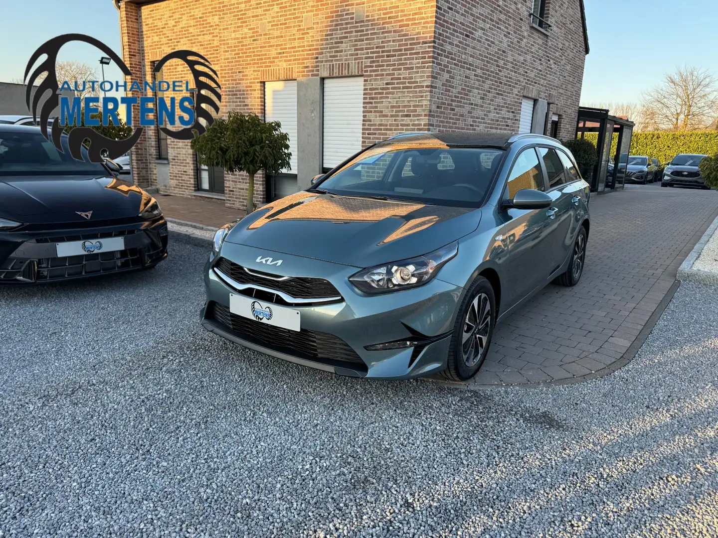 Kia Ceed SW / cee'd SW 1.5 T-GDi 140PK DCT FACELIFT NIEUW 0KM Grijs - 1