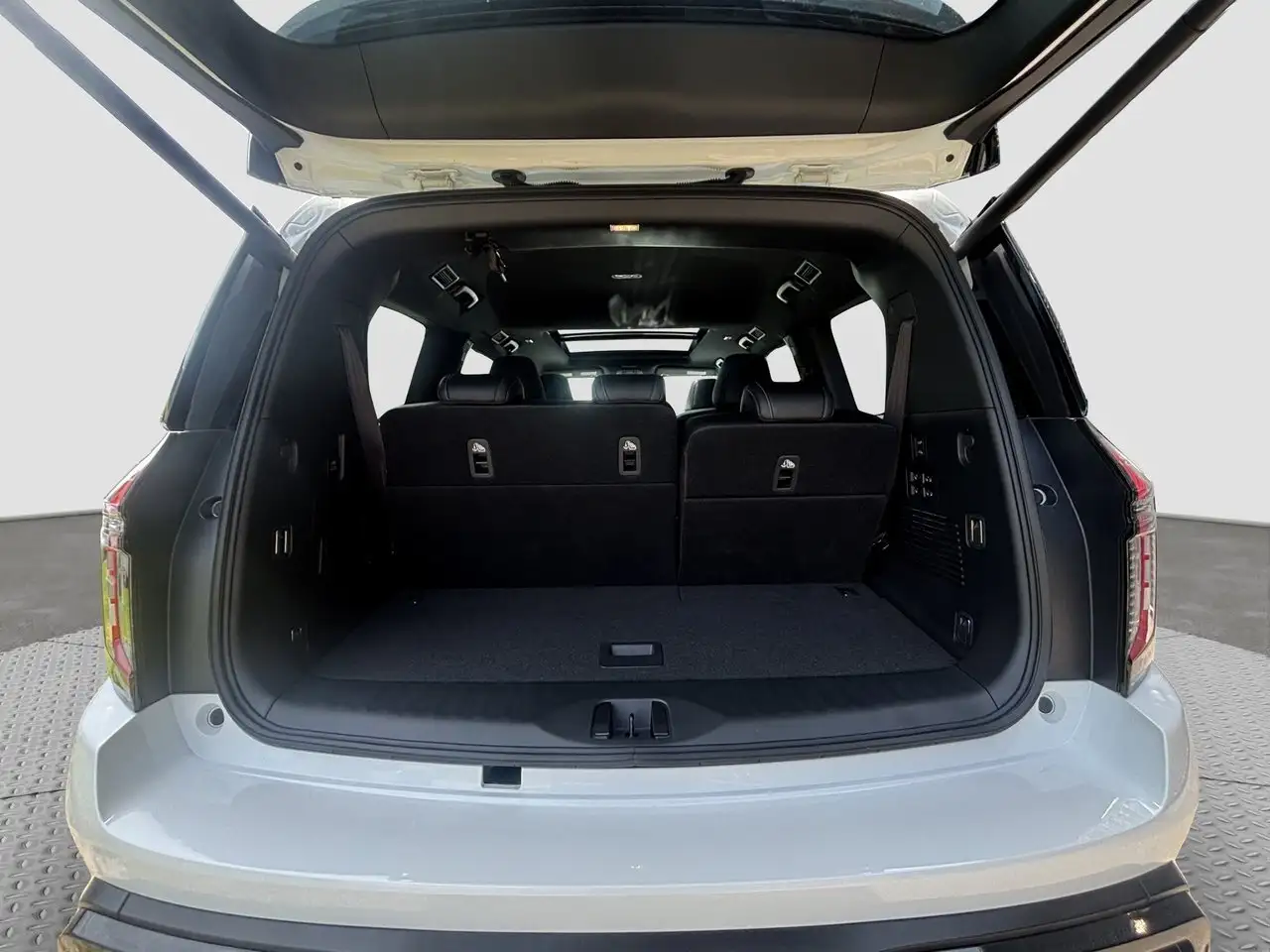Nissan Armada снимка Nissan Armada