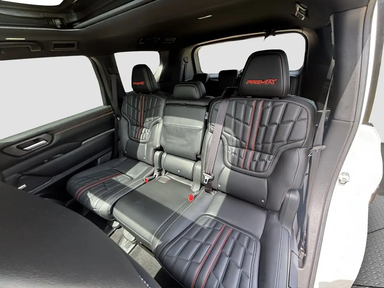 Nissan Armada снимка Nissan Armada