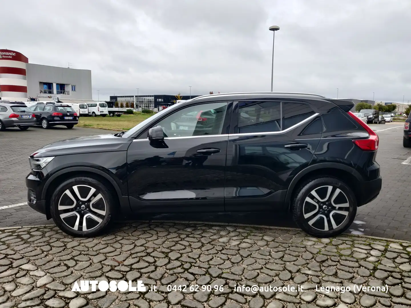 Volvo XC40 XC40 T3 Inscription Automatica Nero - 2