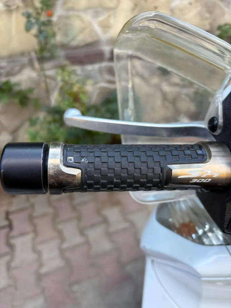 Honda SH 300 Bianco - 1