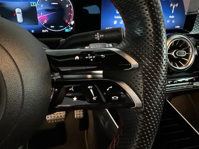 Mercedes-Benz GLB view 12