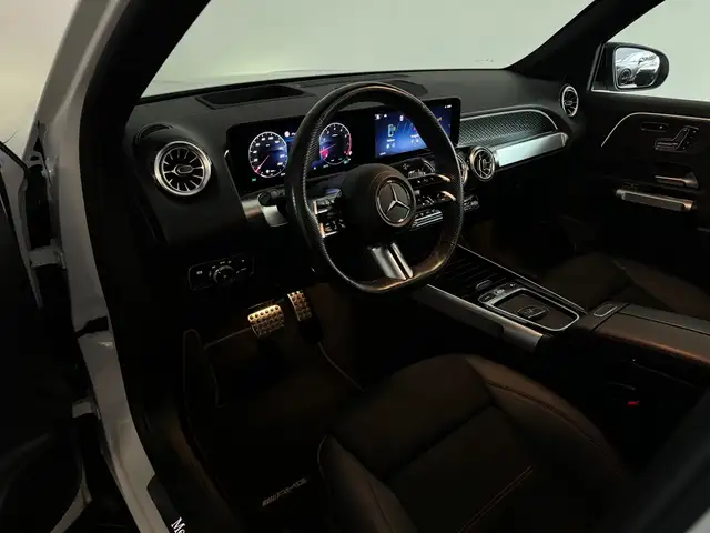 Mercedes-Benz GLB view 9