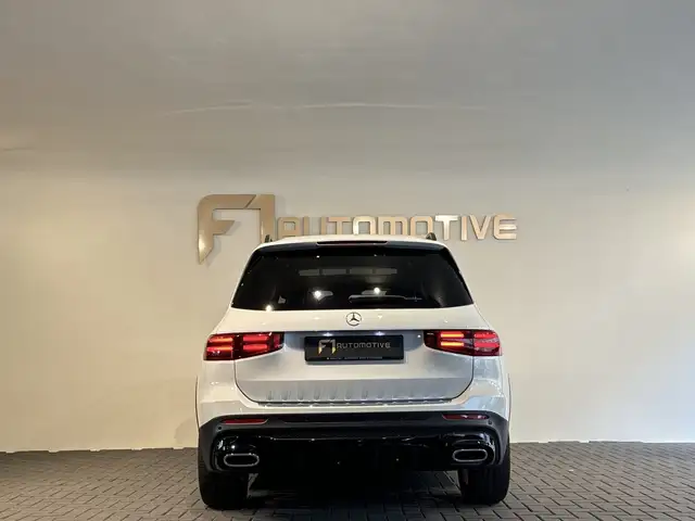 Mercedes-Benz GLB view 5