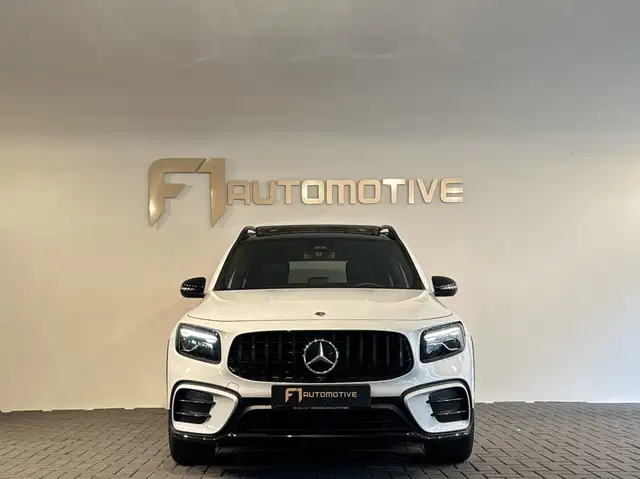 Mercedes-Benz GLB view 2