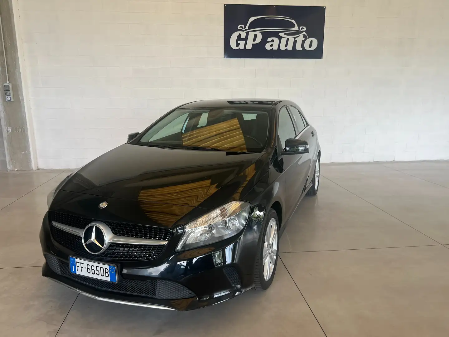 Mercedes-Benz A 180 Classe A 180d Sport manuale OK NEOPATENTATI Nero - 1