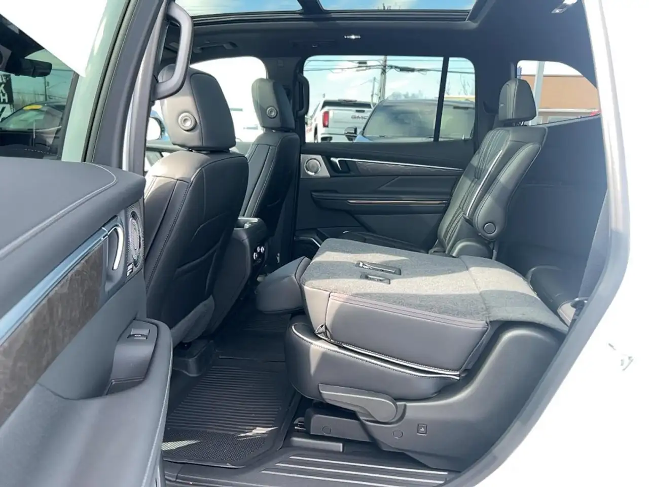Buick Enclave снимка Buick Enclave