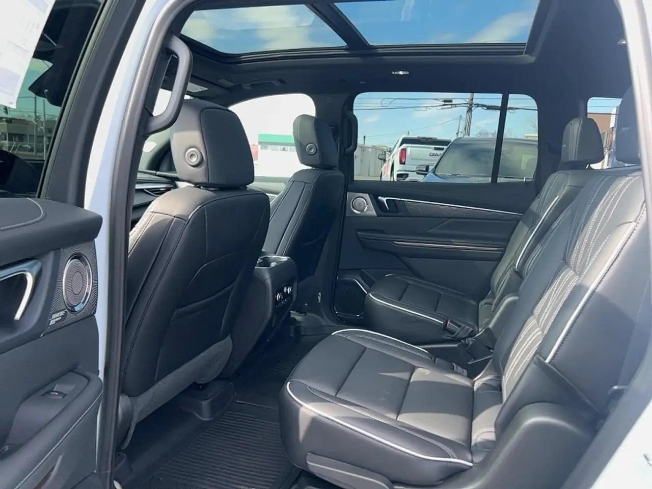Buick Enclave снимка Buick Enclave