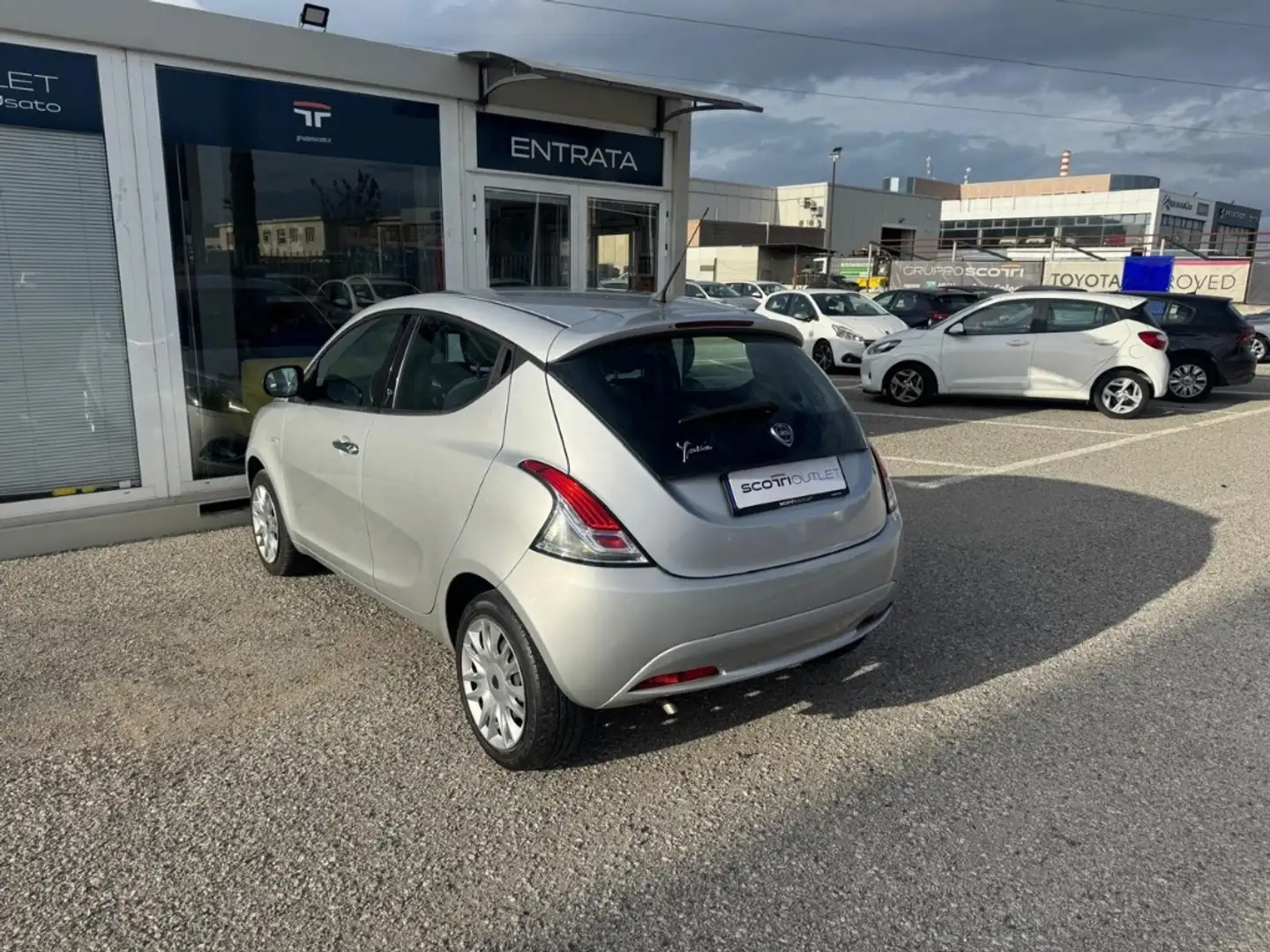 Lancia Ypsilon 5 Porte 1.2  Silver Grau - 2