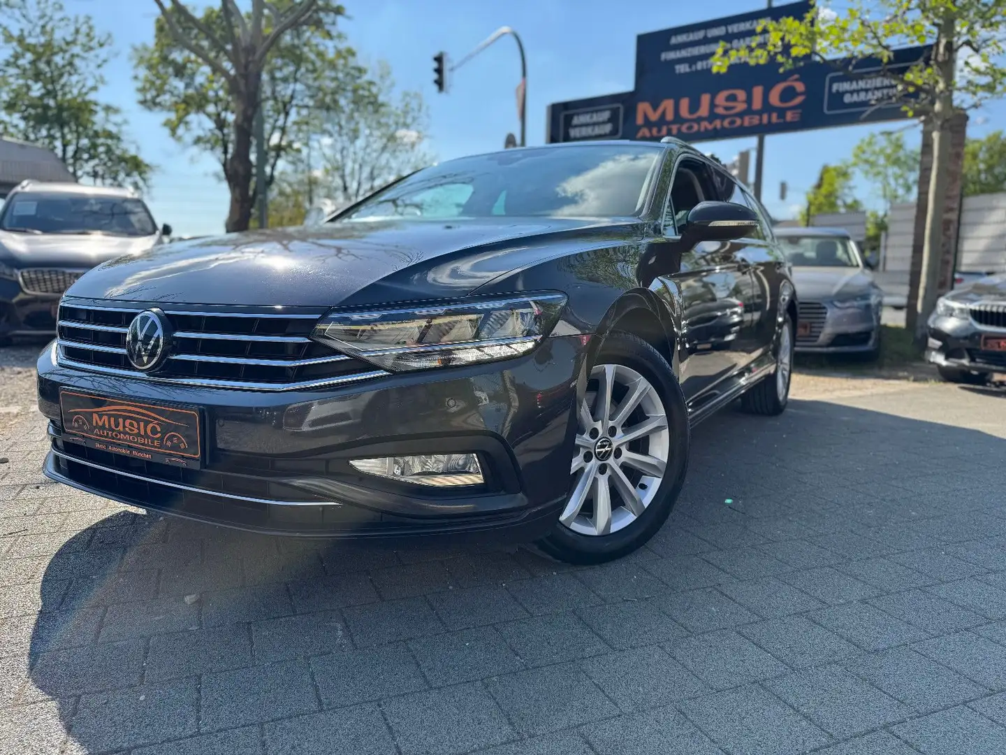 Volkswagen Passat Variant Business/Navi/LED/Scheckheft Grau - 2