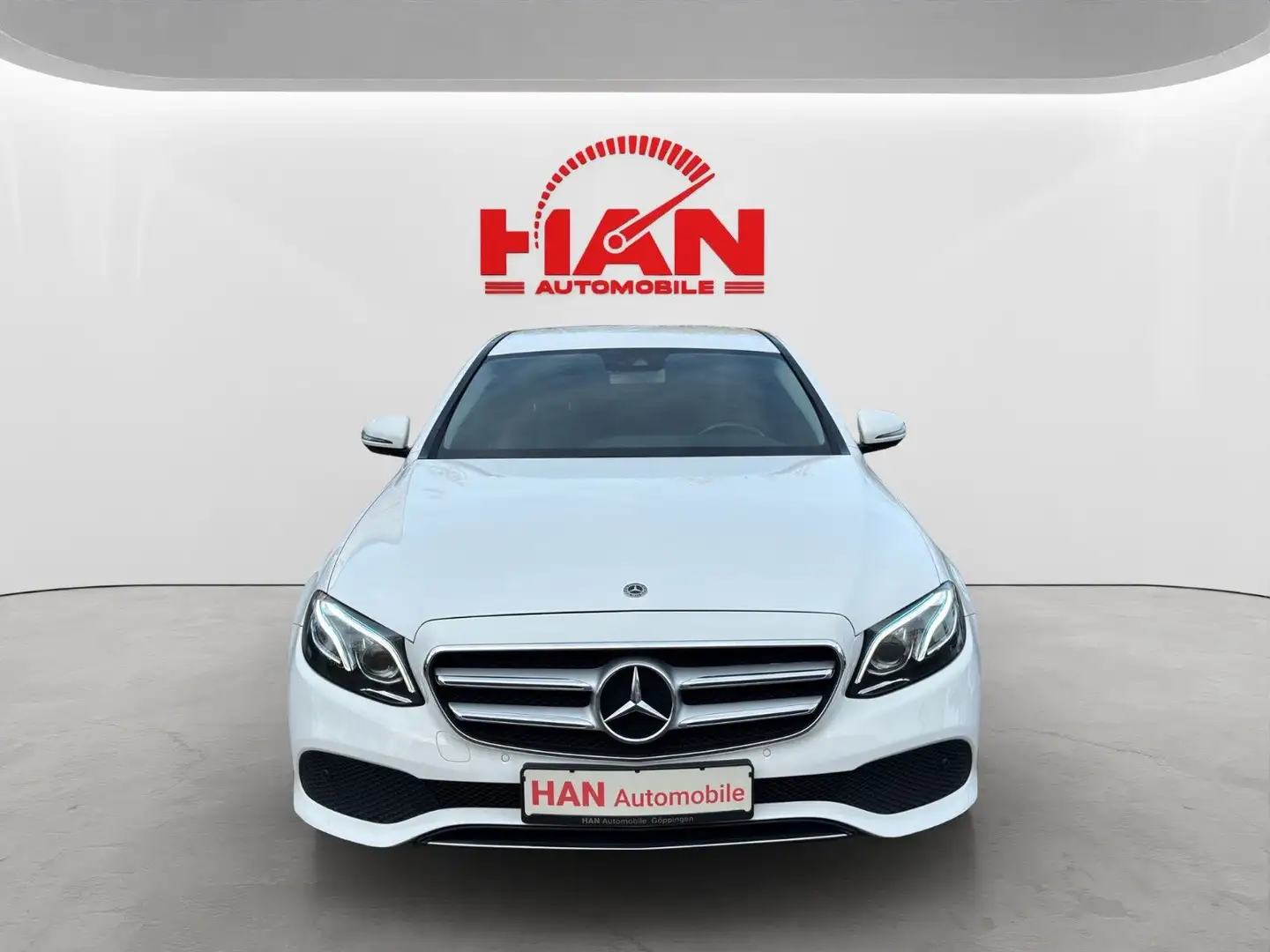 Mercedes-Benz E 220 d Limousine/Navi/Kamera/LED/Totwinkel/SHZ Weiß - 1