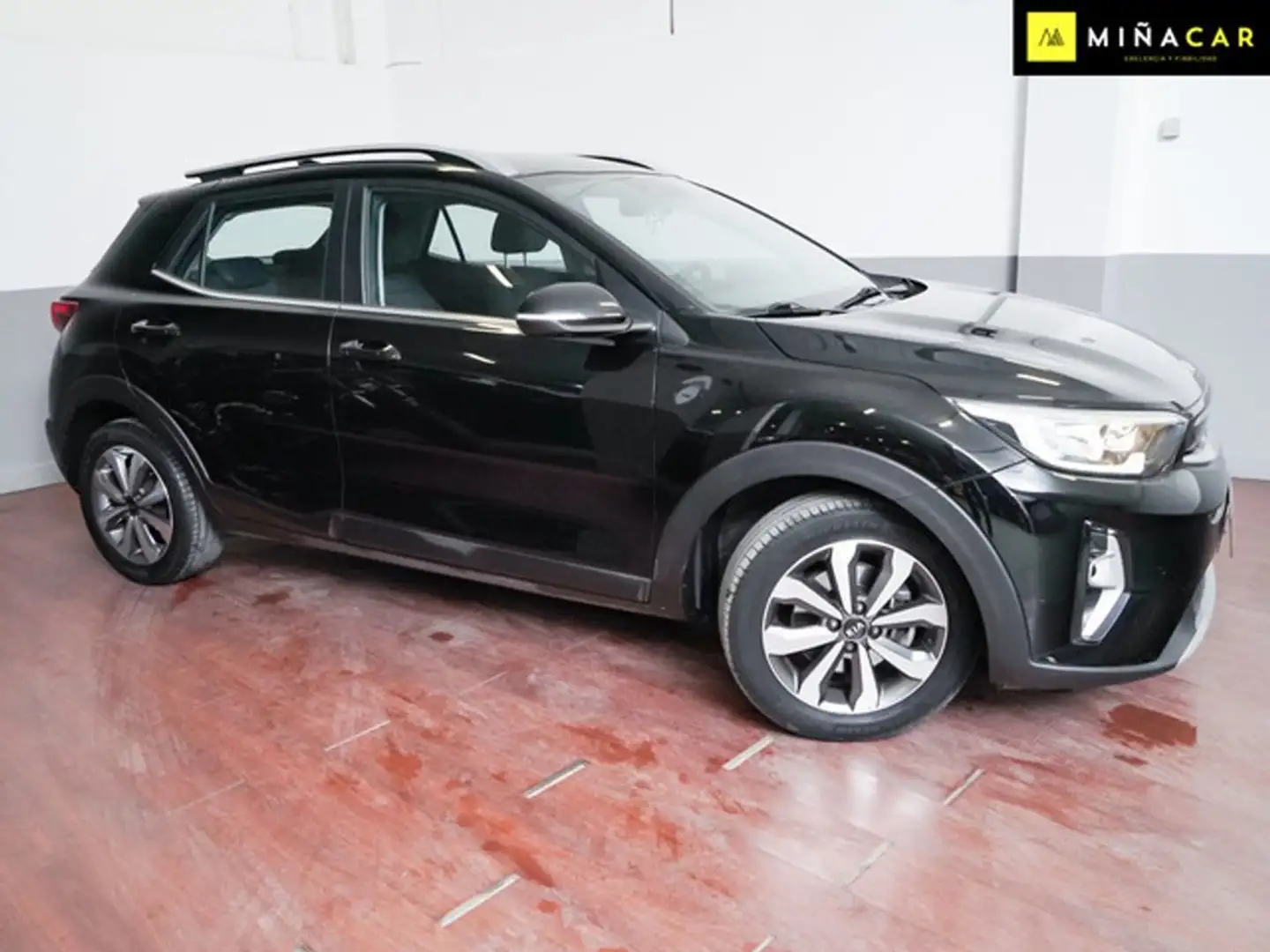 Kia Stonic 1.0 TGDi 88kW 120CV MHEV Drive DCT Negro - 2