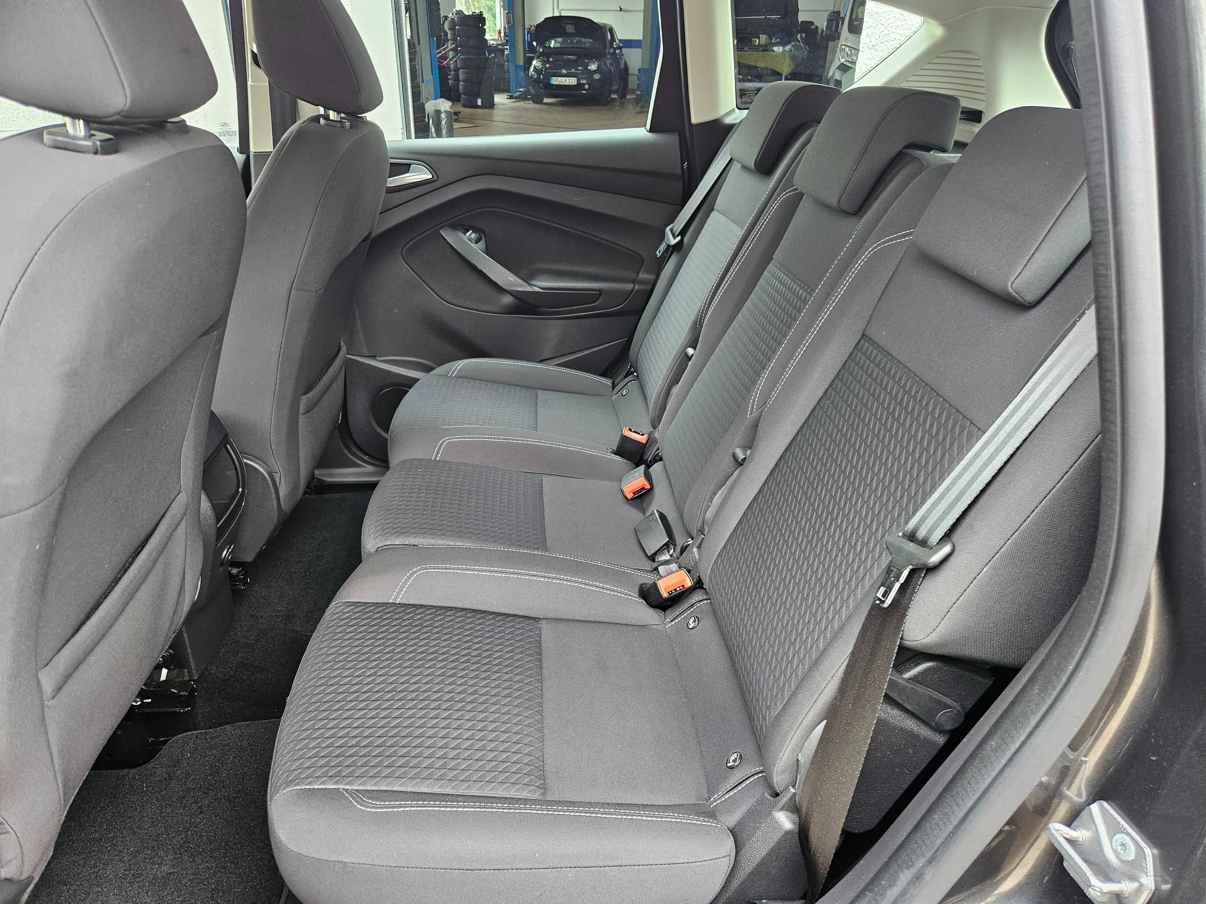 Ford C-Max Trend — photo 14