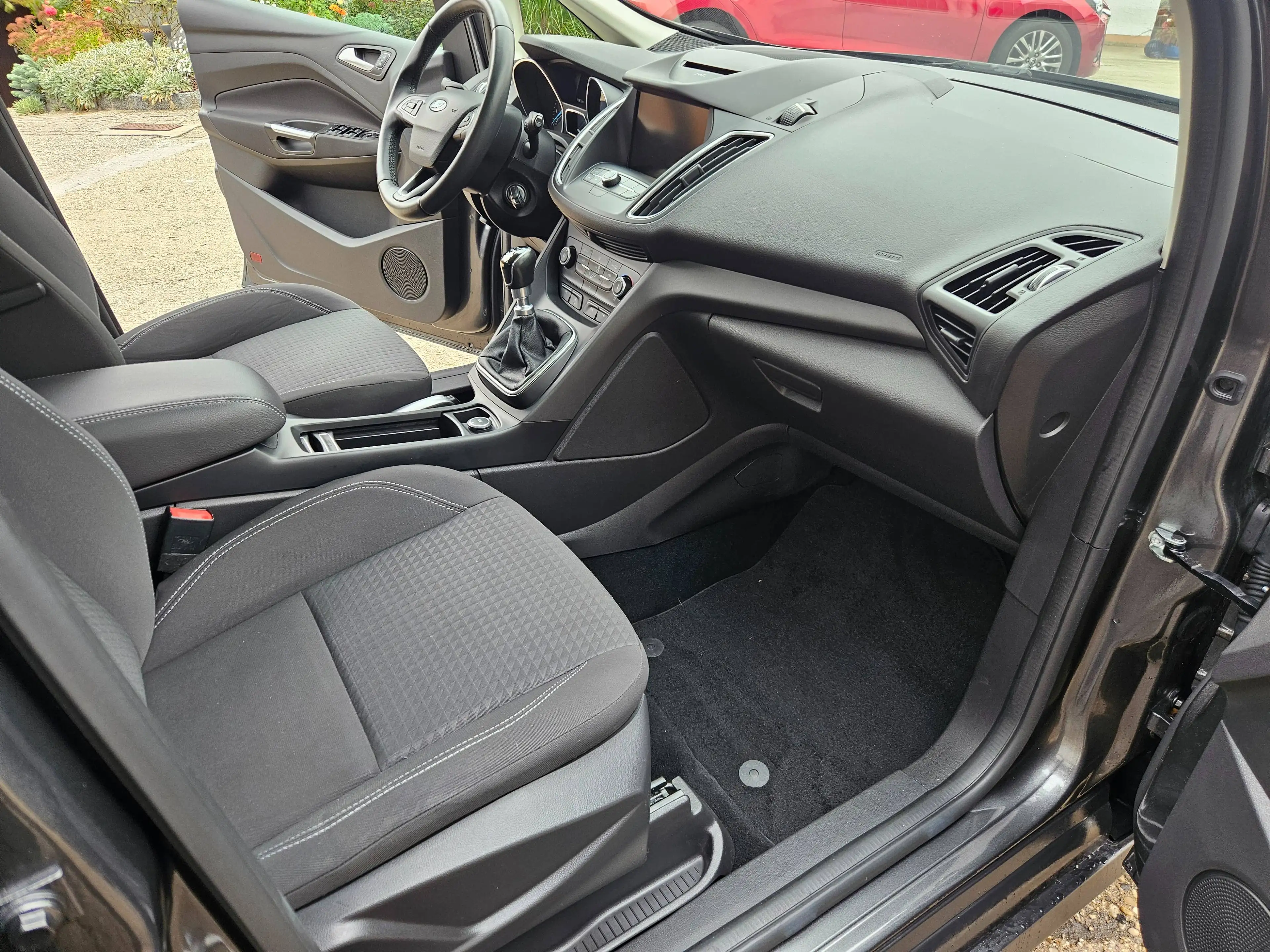 Ford C-Max Trend — photo 13