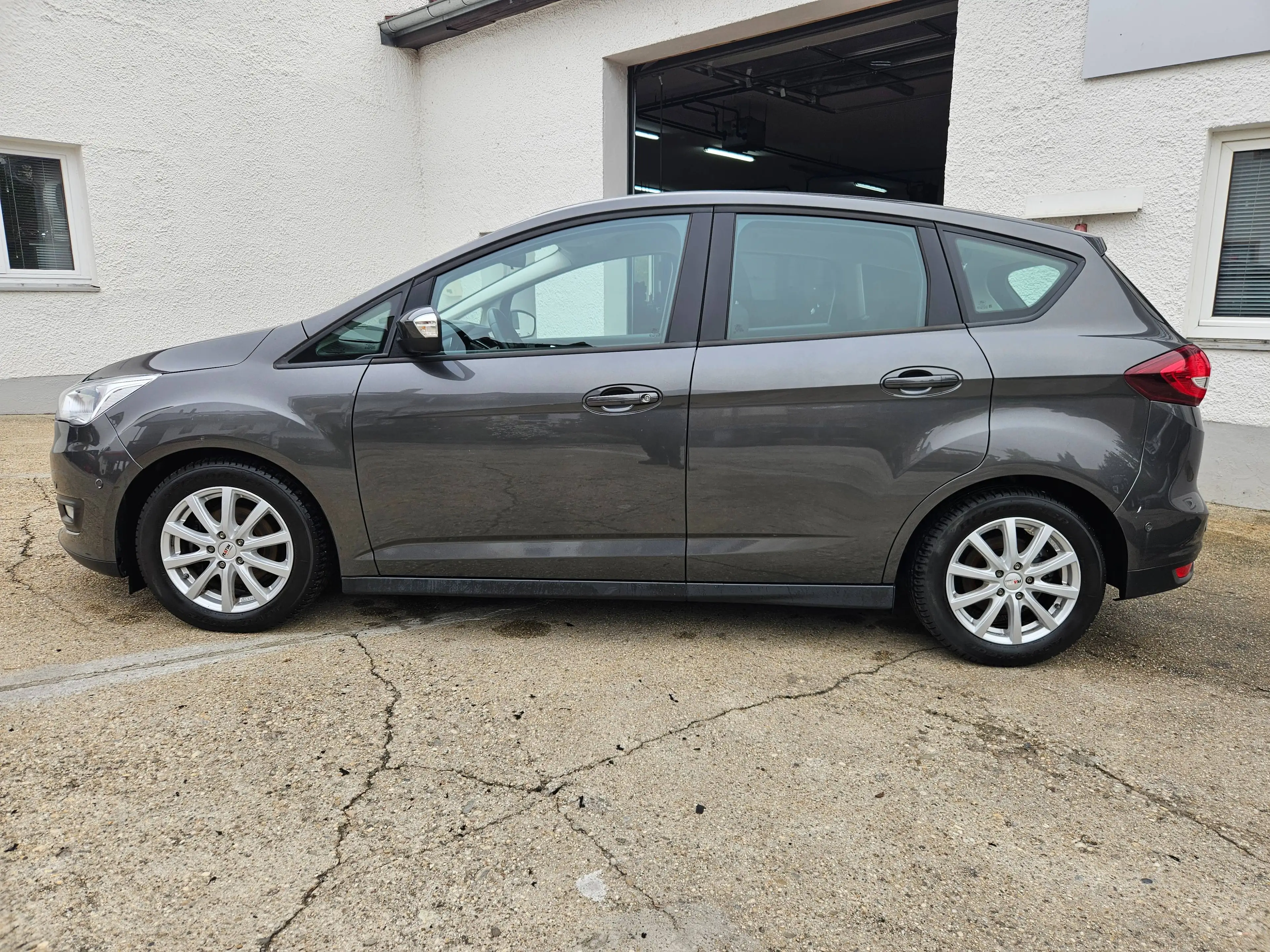 Ford C-Max Trend — photo 8