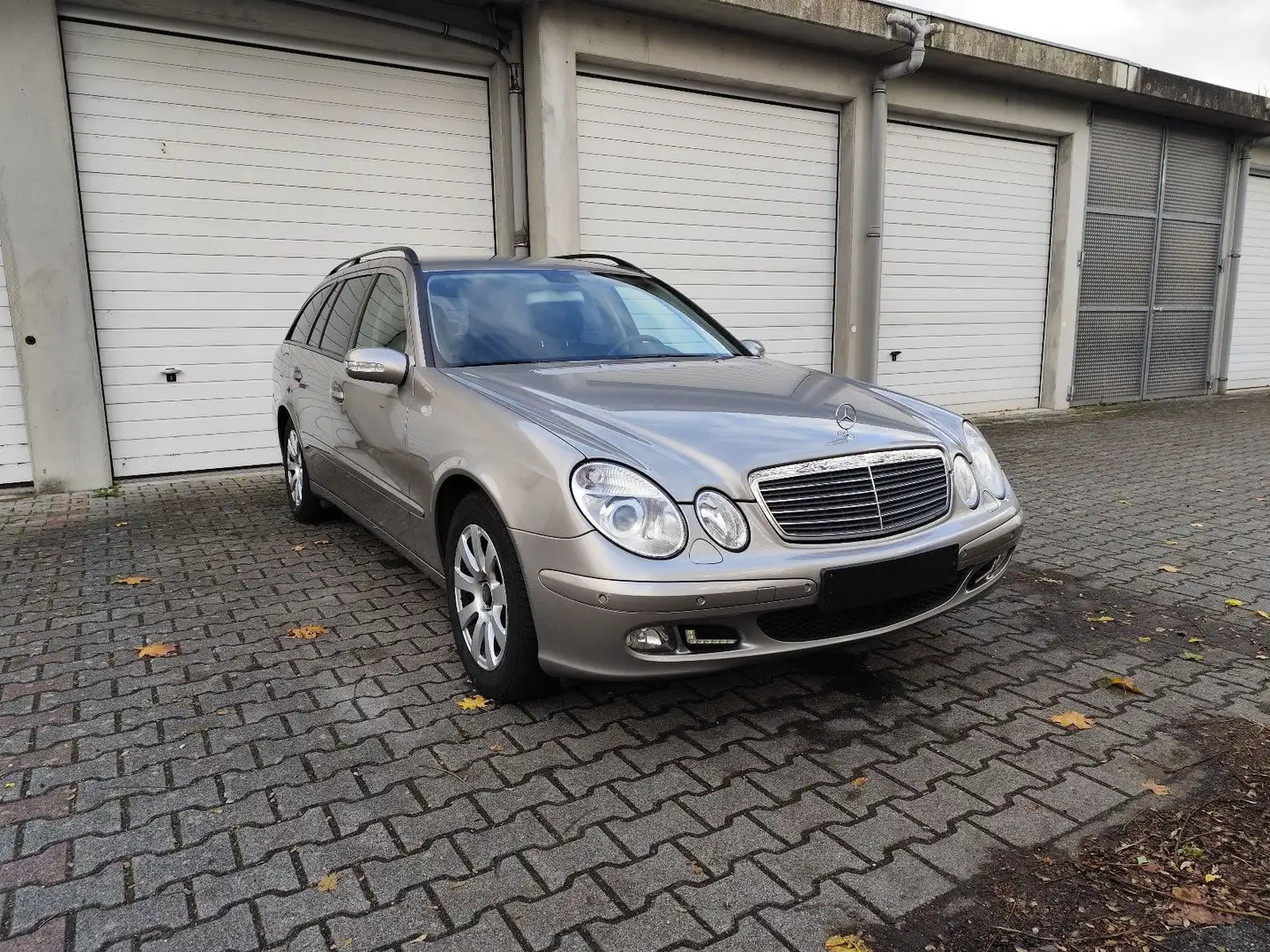 Mercedes-Benz E 200 T-Modell|Kompressor|SHZ|Leder|Temp|Xenon Silber - 2