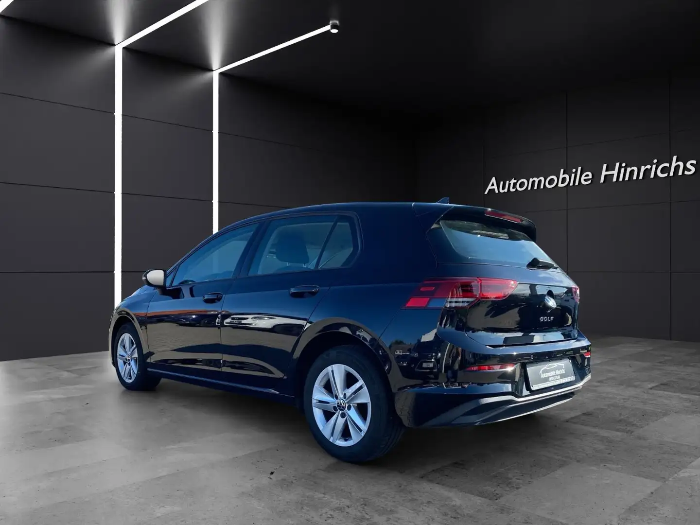 Volkswagen Golf VIII Lim. Life Schwarz - 2