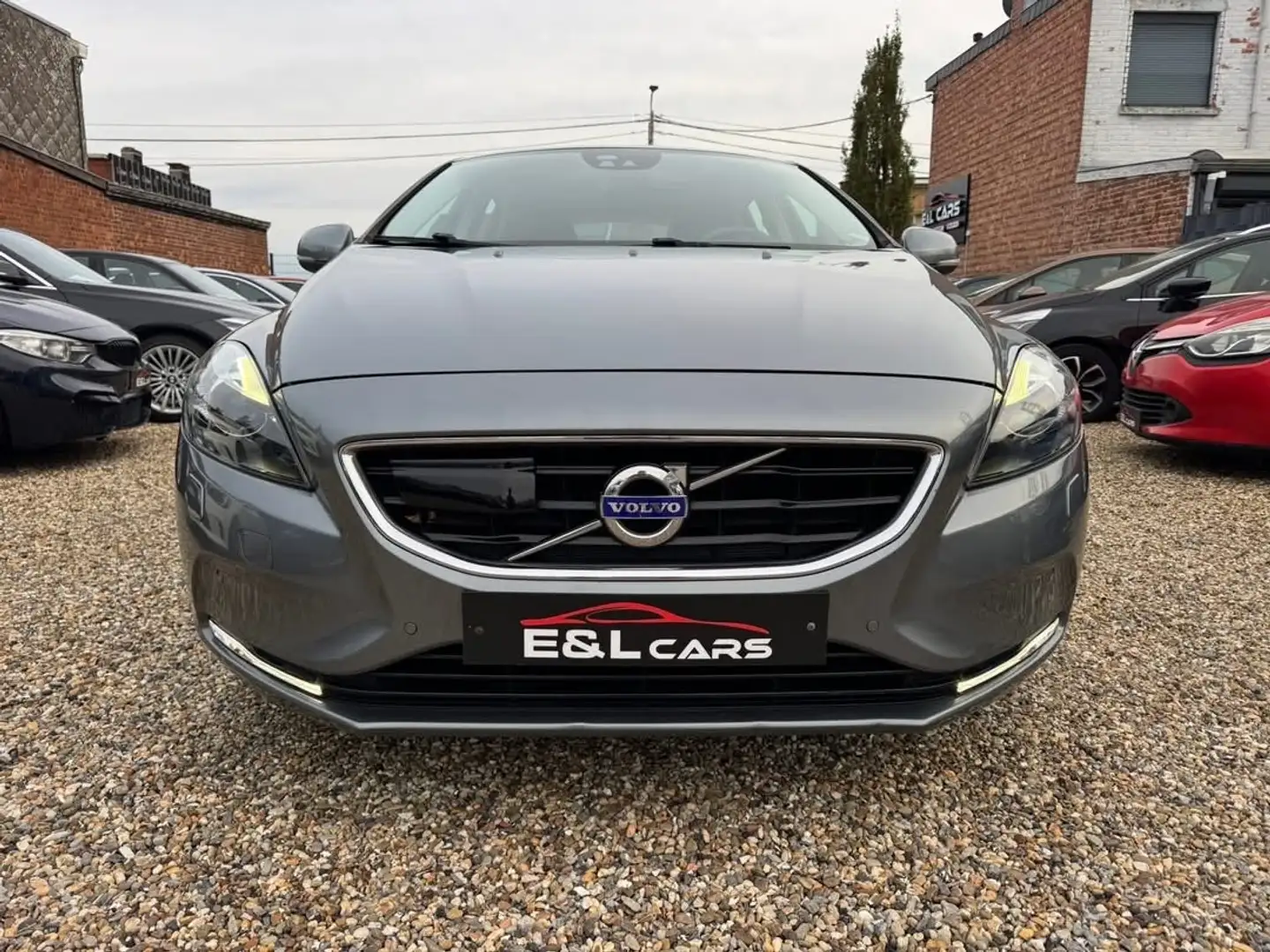 Volvo V40 V40 2.0 D2 **12 mois de garantie** Gris - 2