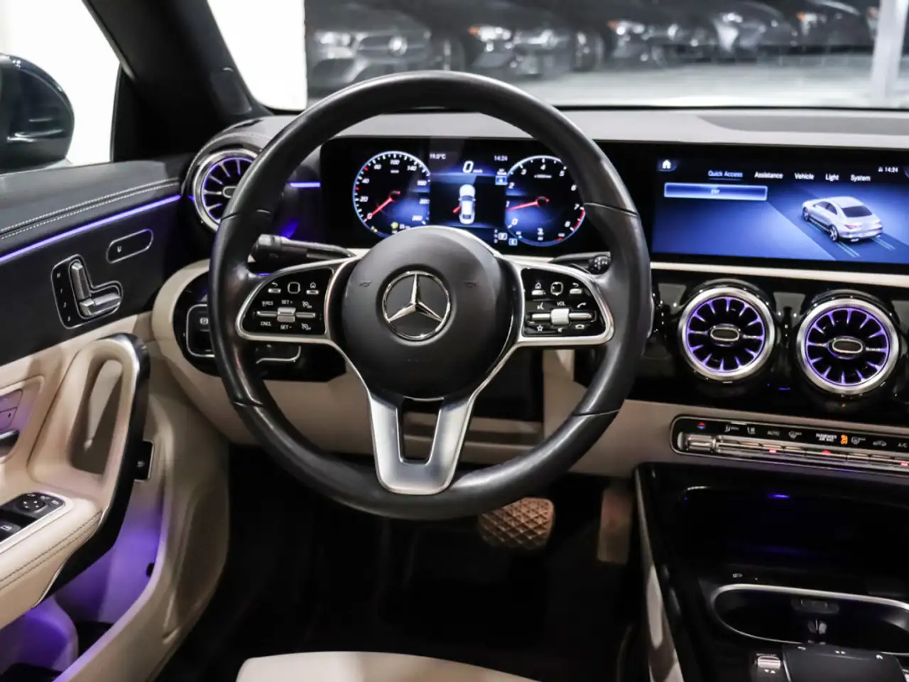 Mercedes-Benz CLA снимка Mercedes-Benz CLA