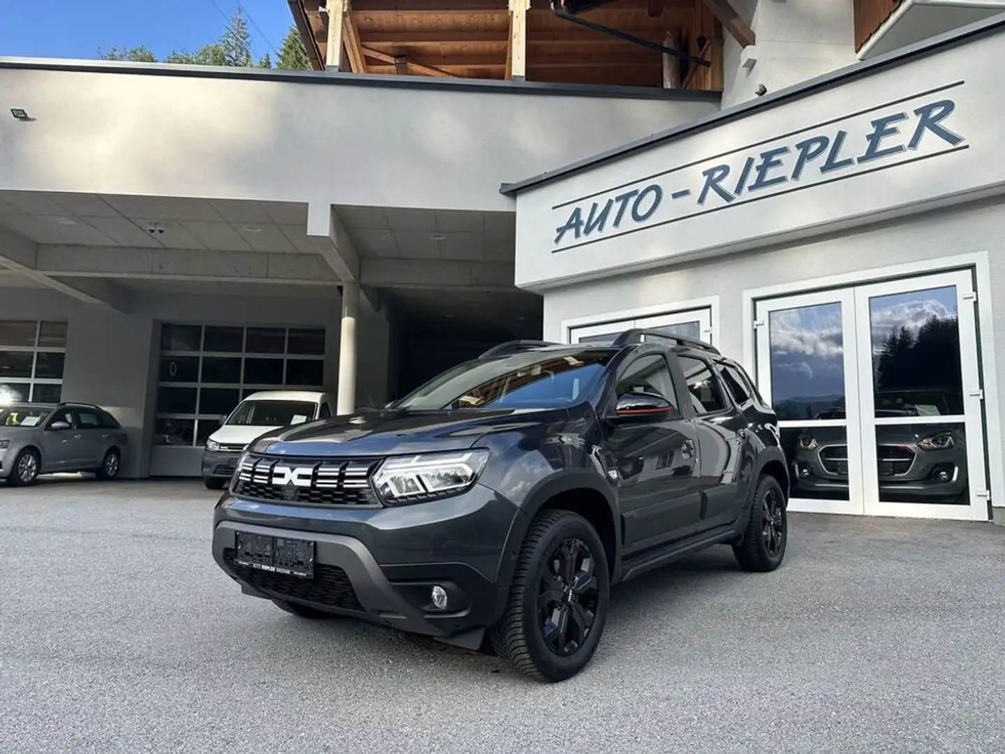 Dacia Duster Extreme 4WD dCi 115 Anhängerkupplung Grau - 1