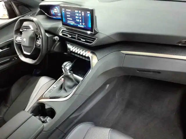Peugeot 5008 view 9