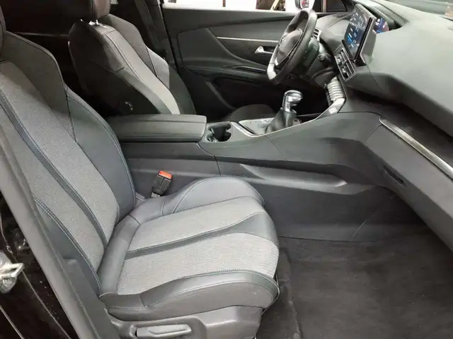 Peugeot 5008 view 8