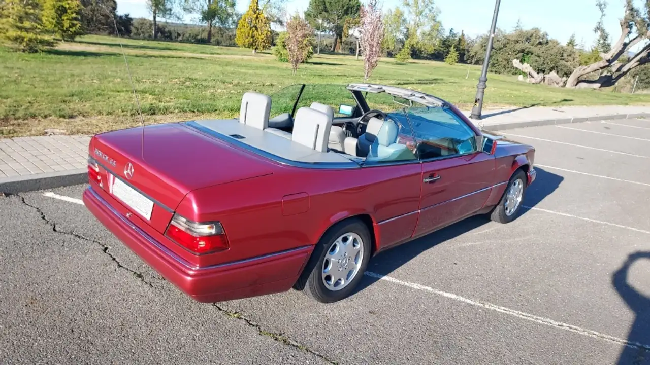 Mercedes-Benz CE 300 - () Descapotable Automático de 2 Puertas, foto 6