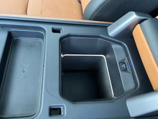 Land Rover Defender view 14