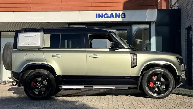 Land Rover Defender view 8