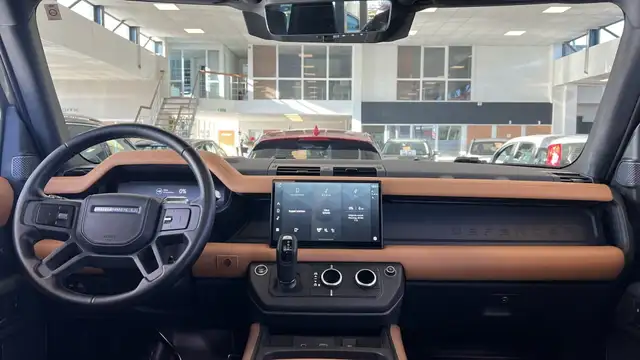 Land Rover Defender view 20