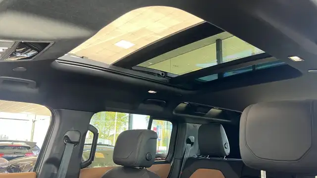 Land Rover Defender view 16