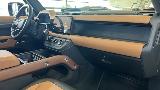 Land Rover Defender view 21