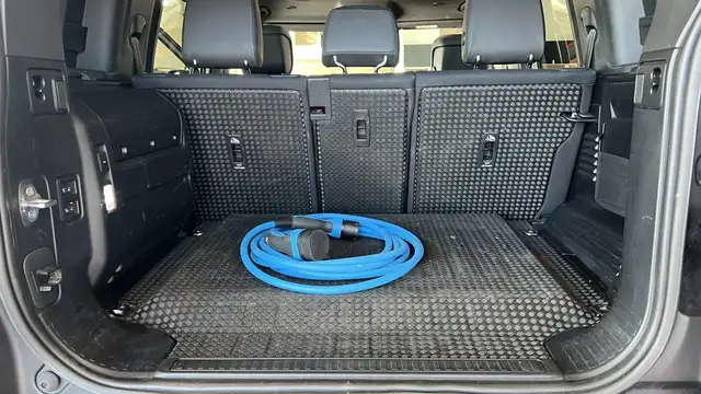 Land Rover Defender view 18