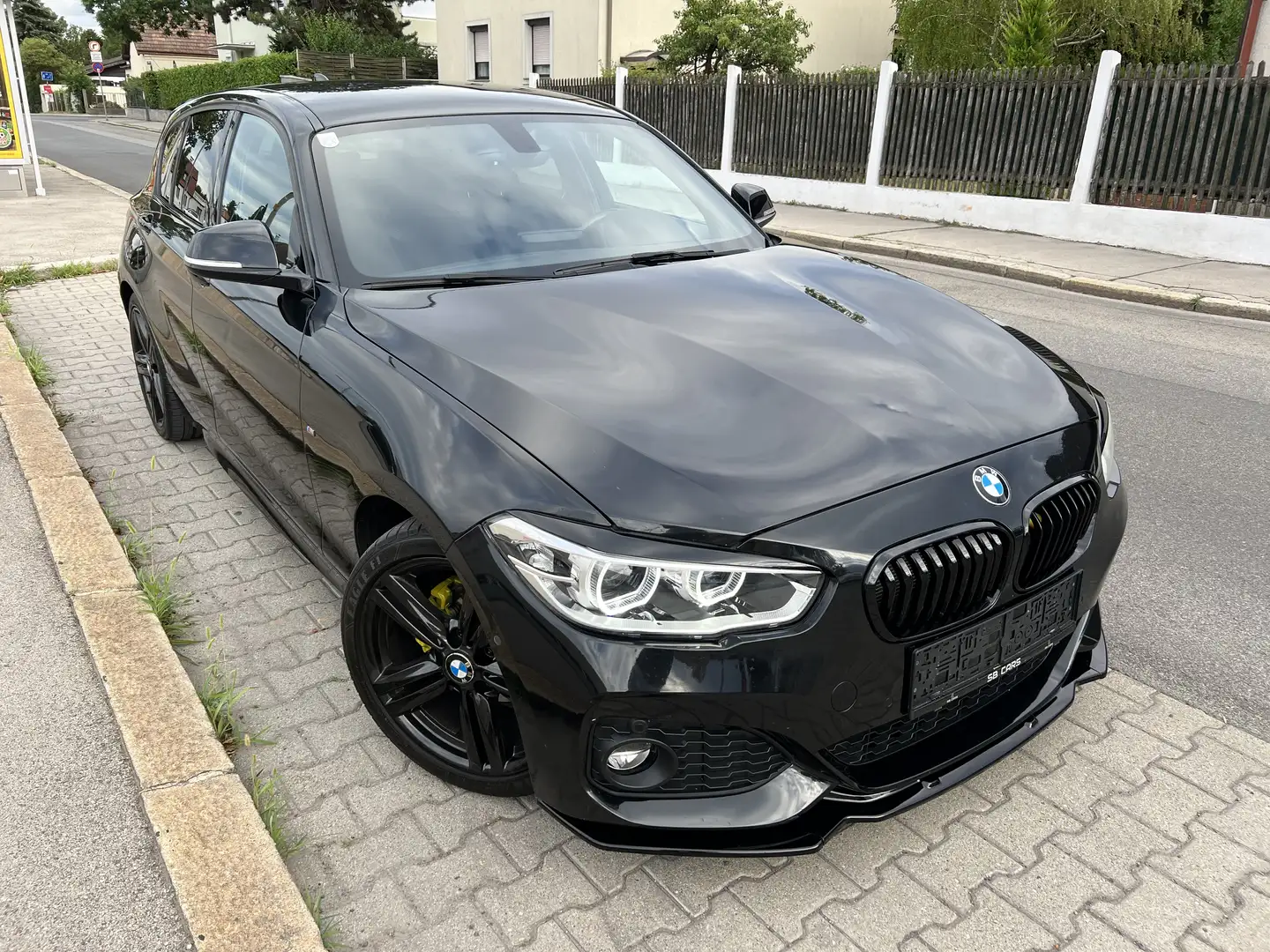 BMW 118 118d M-Paket Facelift Schwarz - 2