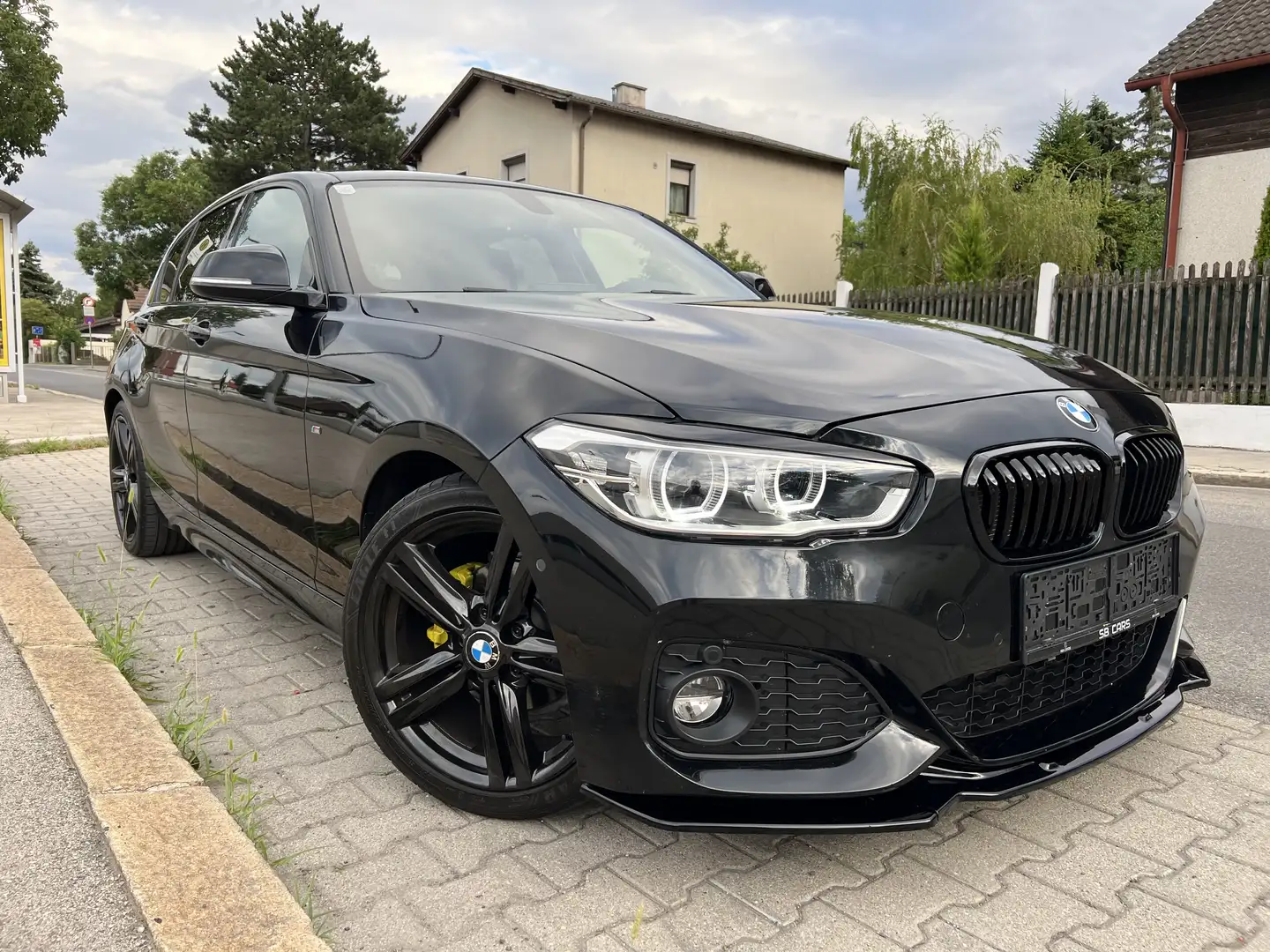 BMW 118 118d M-Paket Facelift Schwarz - 1