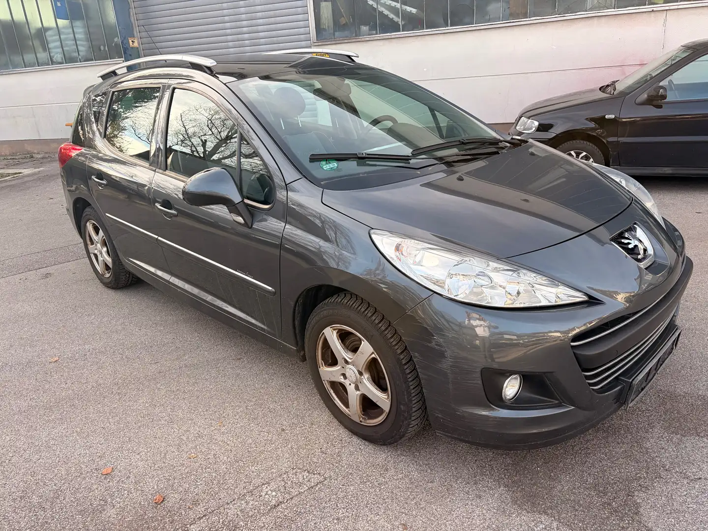 Peugeot 207 Premium Grau - 2