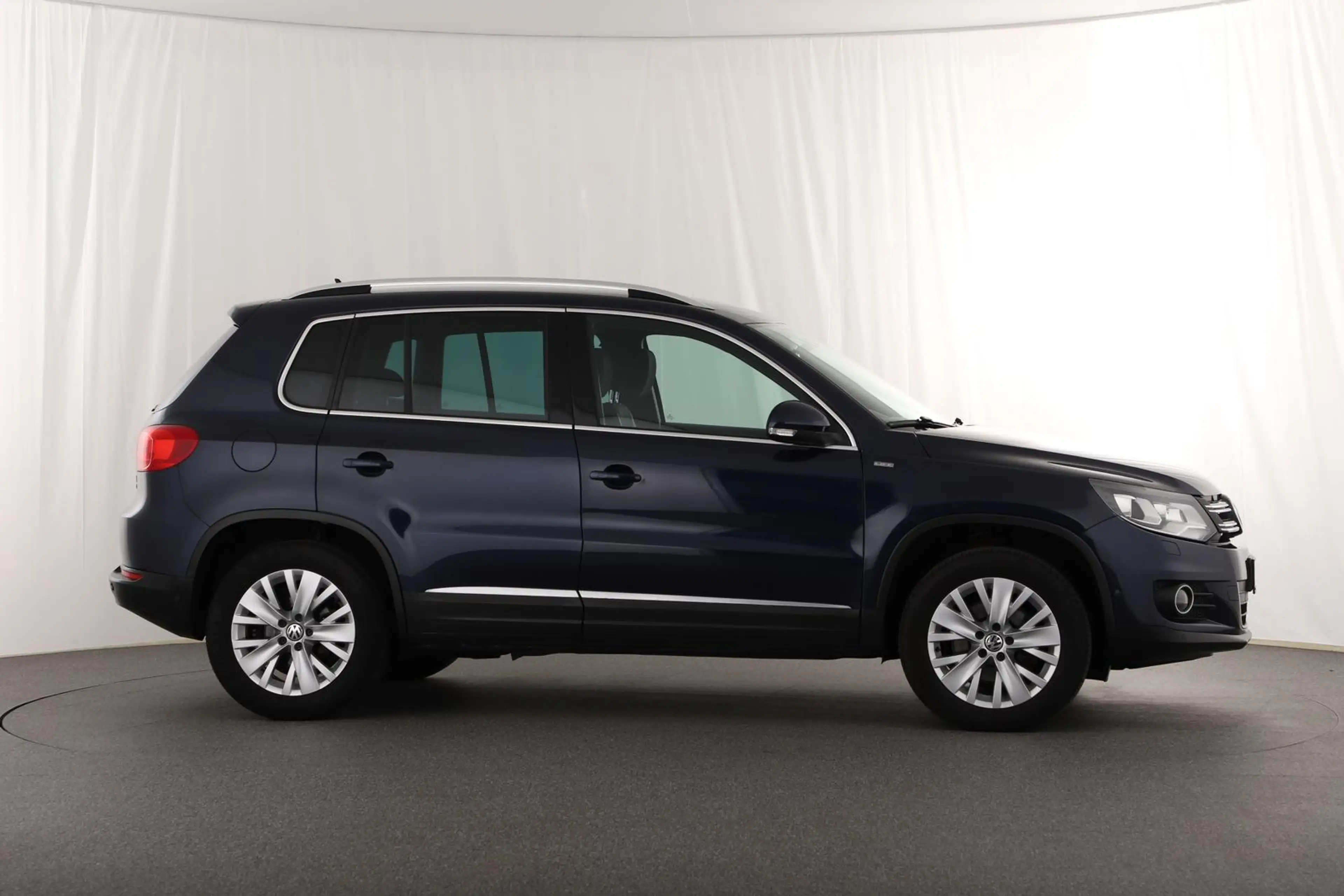 Volkswagen Tiguan 2.0 TDI Life 4Motion DSG AHK BI-XENON KLIMA CLARIO — photo 3
