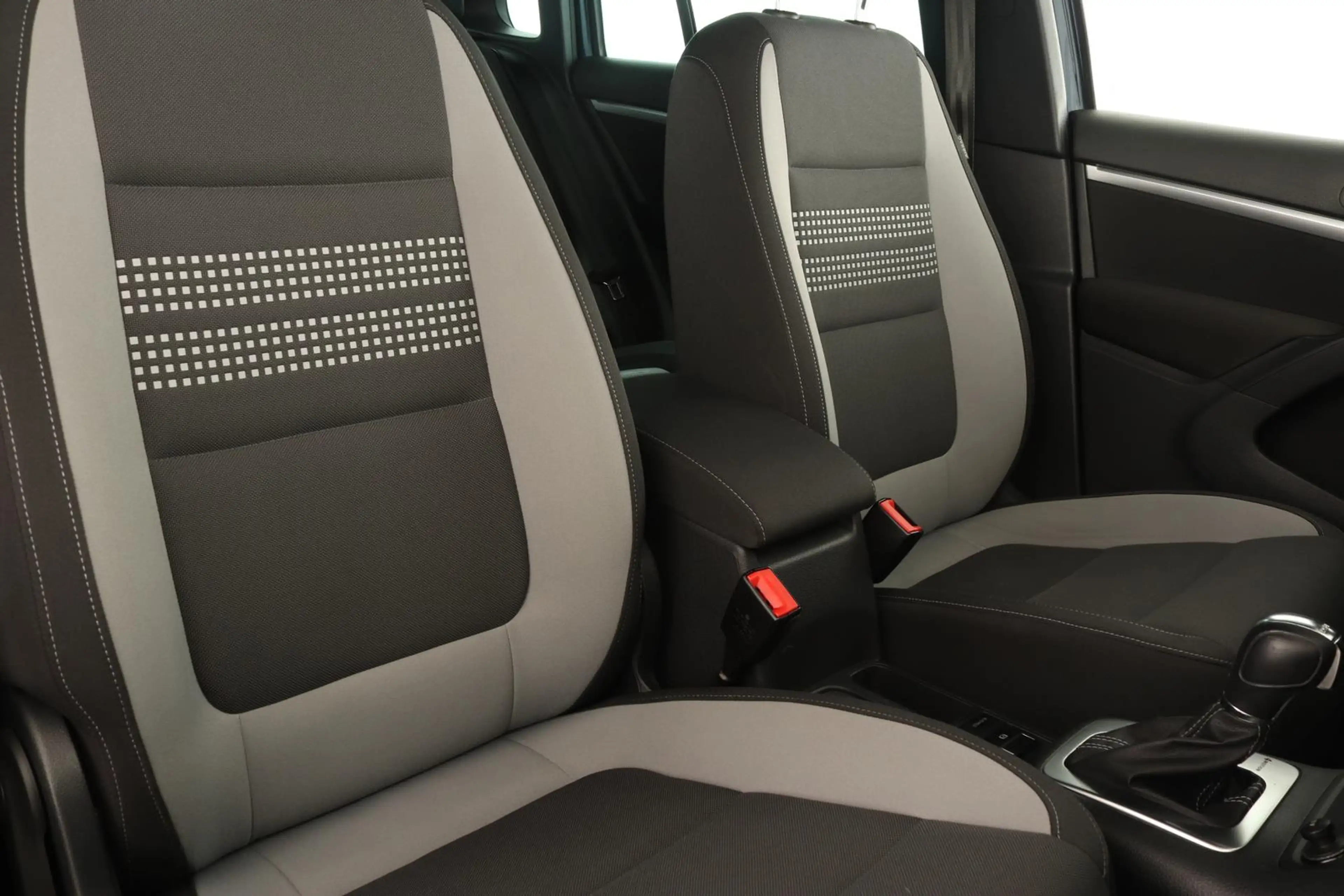 Volkswagen Tiguan 2.0 TDI Life 4Motion DSG AHK BI-XENON KLIMA CLARIO — photo 12