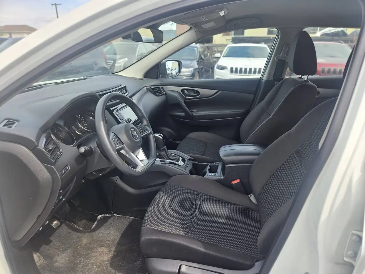 Nissan Qashqai снимка Nissan Qashqai
