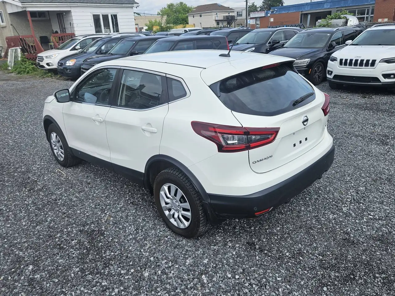 Nissan Qashqai снимка Nissan Qashqai
