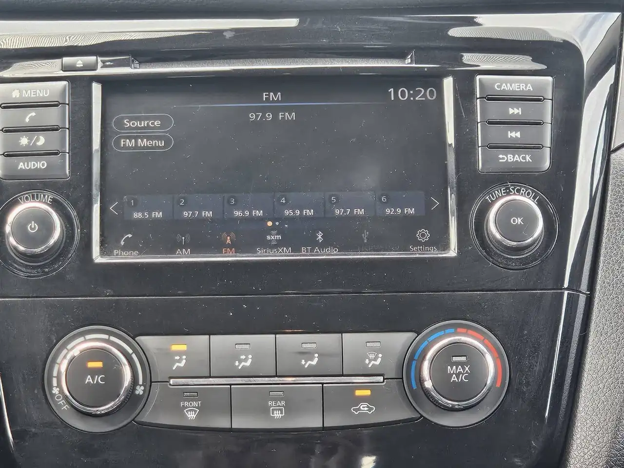 Nissan Qashqai снимка Nissan Qashqai