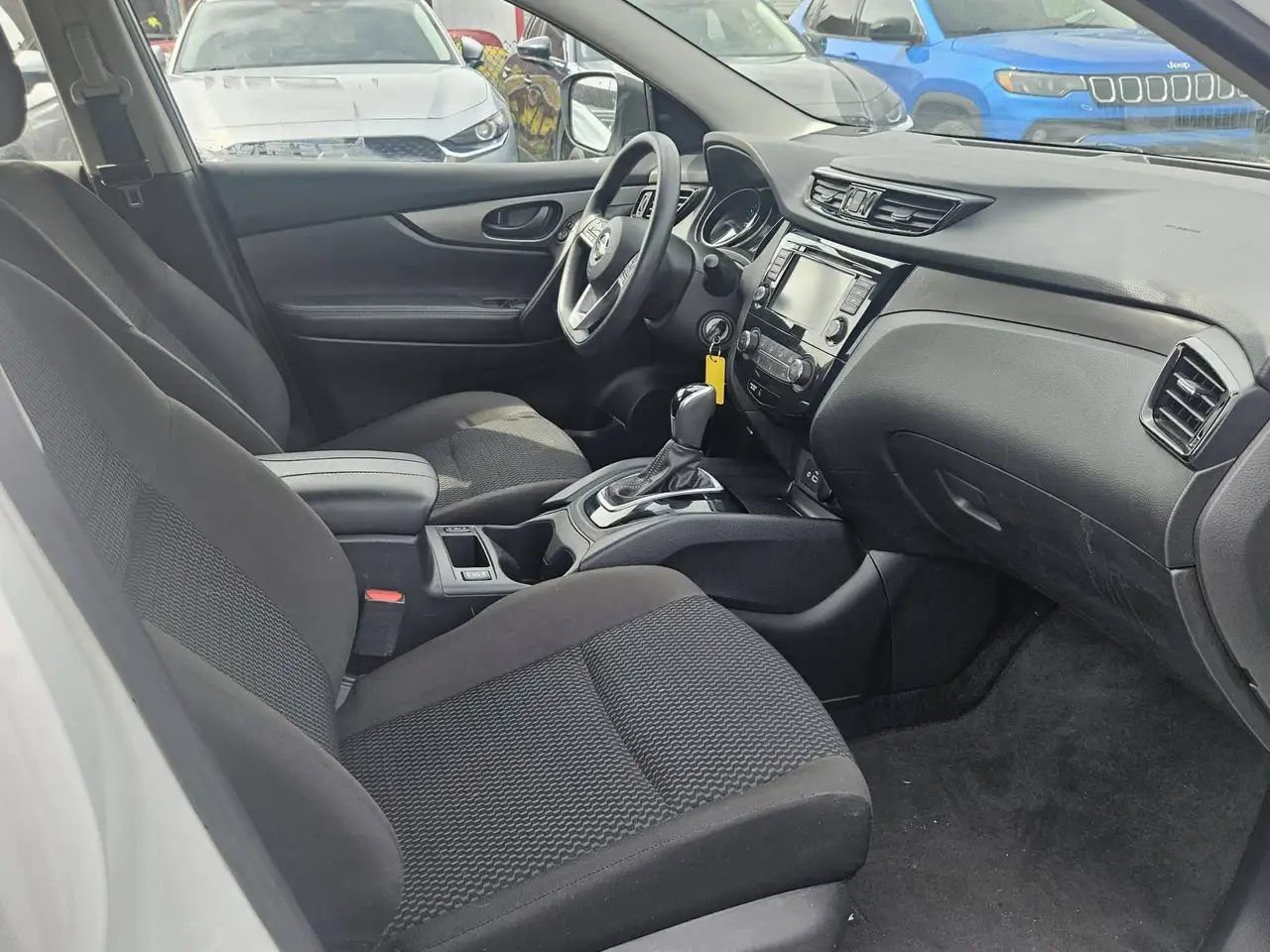 Nissan Qashqai снимка Nissan Qashqai