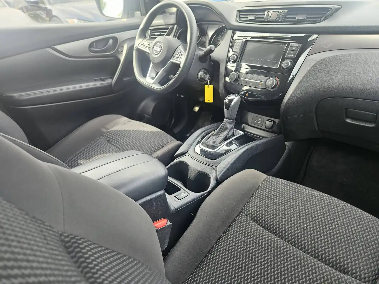 Nissan Qashqai снимка Nissan Qashqai