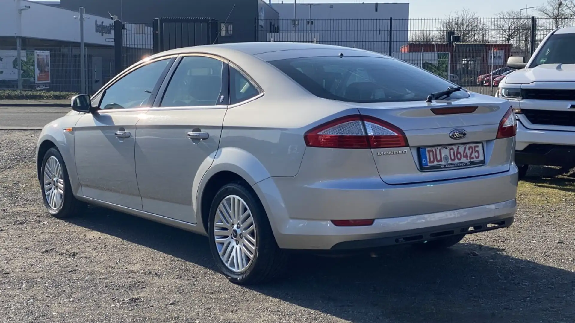 Ford Mondeo Ghia X #HU neu#Leder#Glasdach# Silber - 2