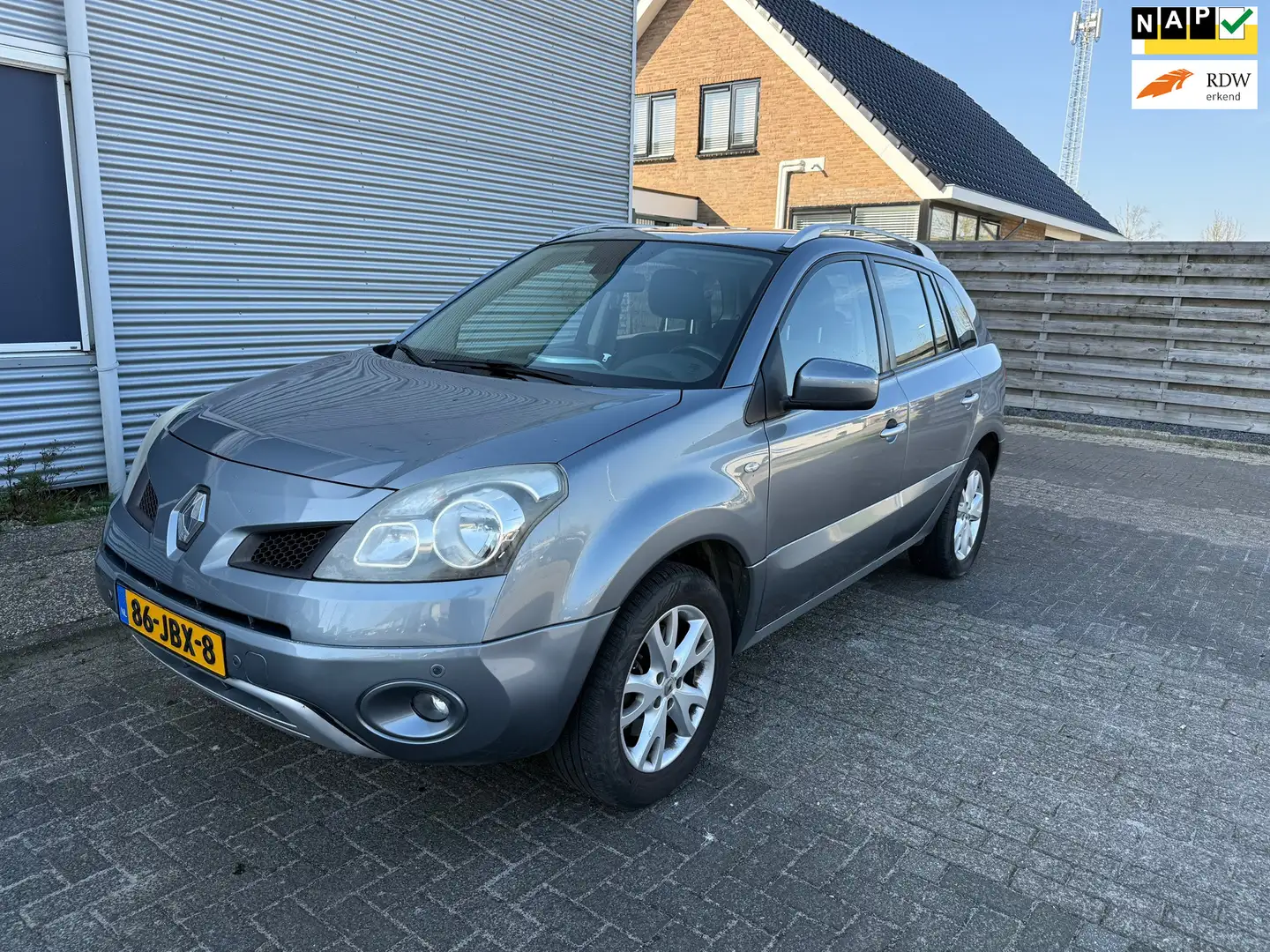 Renault Koleos 2.5 Dynamique Pack NAV.+ Clima Bj:2009 NAP! Gris - 1