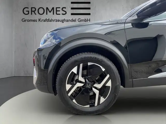 Peugeot 2008 view 11